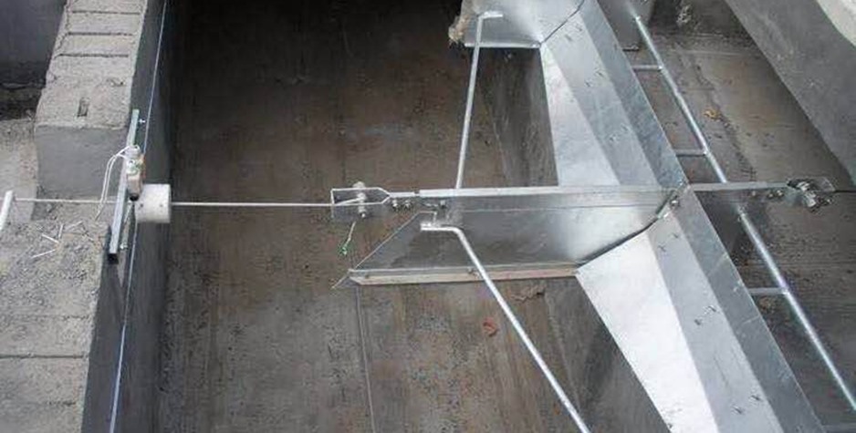 刮糞機(jī)